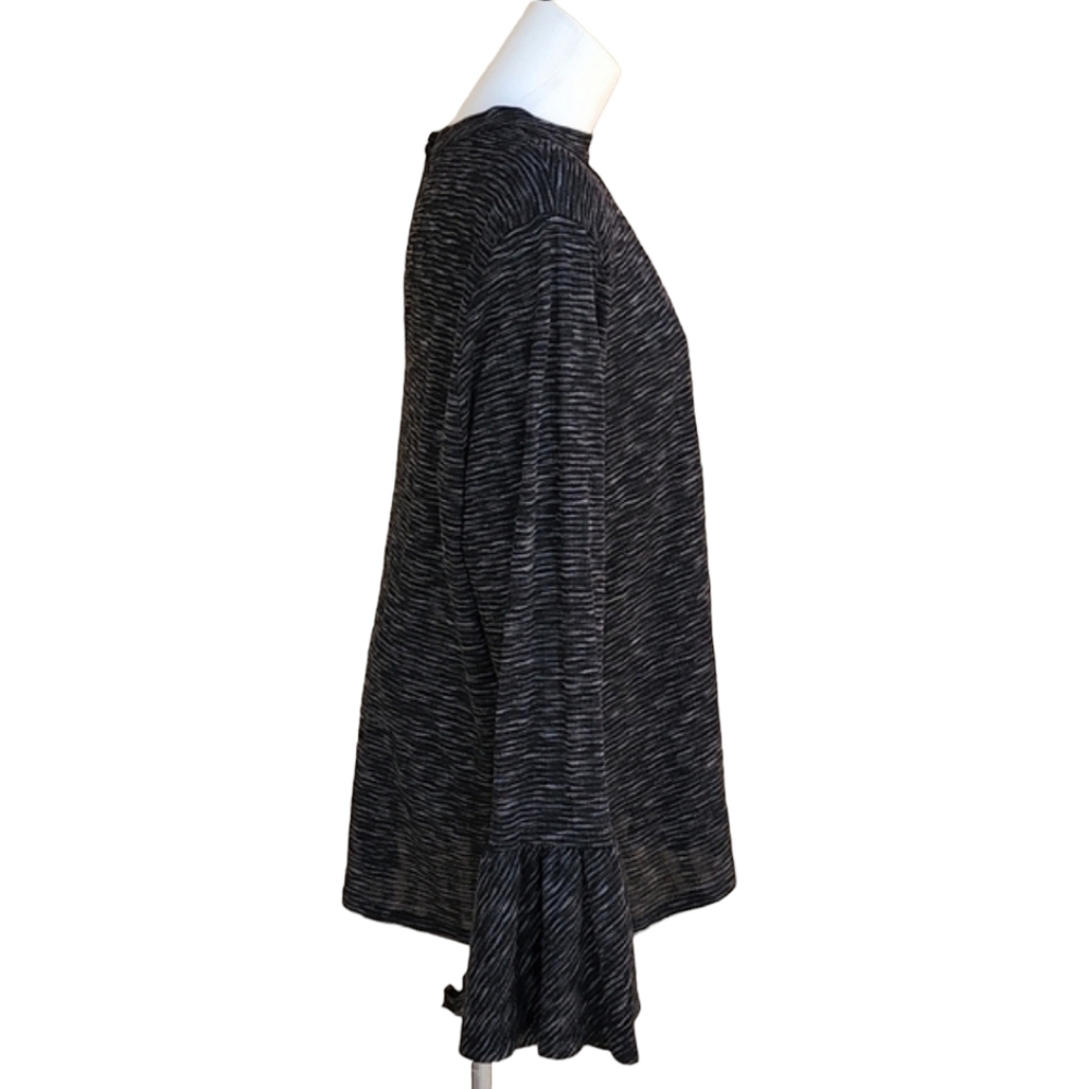 Heathered Black Lace Top 2X Bell Sleeve Knit Tunic Plus Size Feminine Flowy - Picture 4 of 16